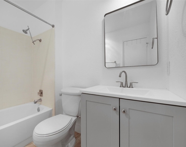 1472 Rockshire Drive - Photo Thumbnail 18