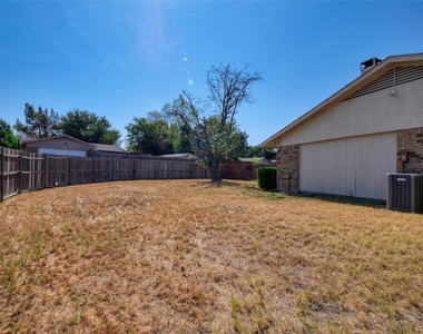 1472 Rockshire Drive - Photo Thumbnail 24