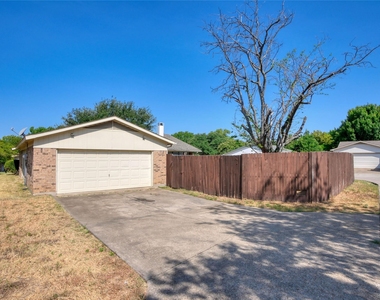 1472 Rockshire Drive - Photo Thumbnail 25