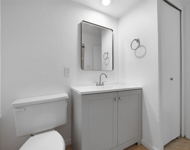 1472 Rockshire Drive - Photo Thumbnail 13