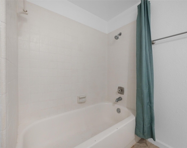 1472 Rockshire Drive - Photo Thumbnail 14