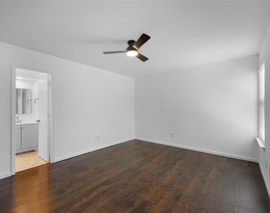 1472 Rockshire Drive - Photo Thumbnail 16