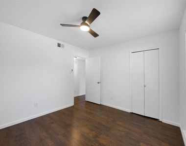1472 Rockshire Drive - Photo Thumbnail 22