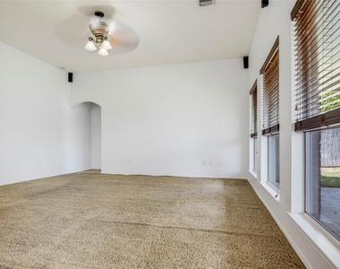 2149 Parkside Drive - Photo Thumbnail 6