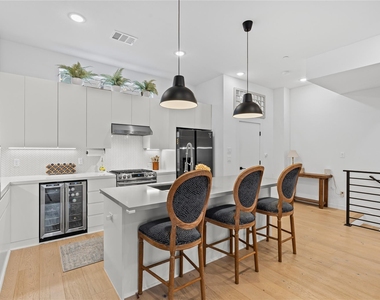 1505 N Garrett Avenue - Photo Thumbnail 7