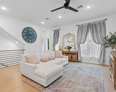 1505 N Garrett Avenue - Photo Thumbnail 11