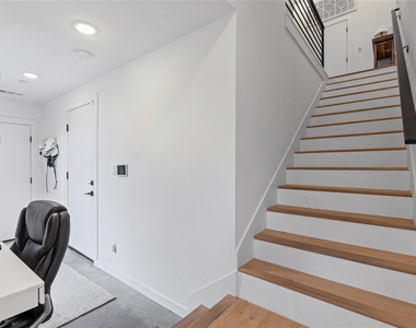 1505 N Garrett Avenue - Photo Thumbnail 6