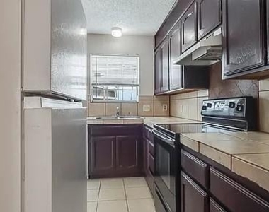 7504 Chapin Road - Photo Thumbnail 10