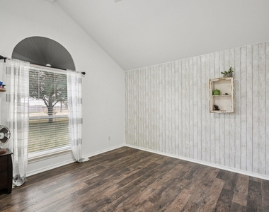 10072 Manor Way - Photo Thumbnail 12