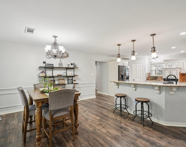10072 Manor Way - Photo Thumbnail 6