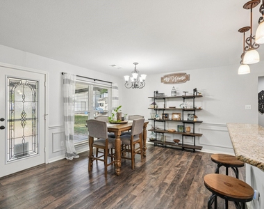 10072 Manor Way - Photo Thumbnail 5