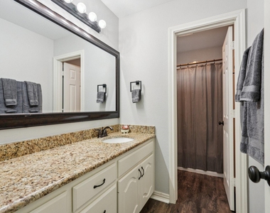 10072 Manor Way - Photo Thumbnail 14