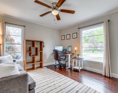 2111 Norwood Drive - Photo Thumbnail 7