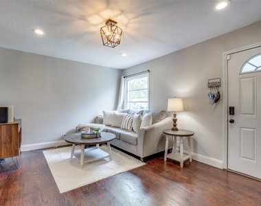 2111 Norwood Drive - Photo Thumbnail 4