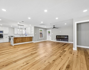 3889 Davila Drive - Photo Thumbnail 9