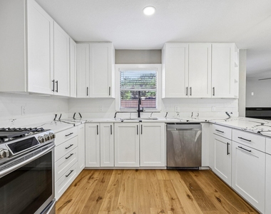 3889 Davila Drive - Photo Thumbnail 14