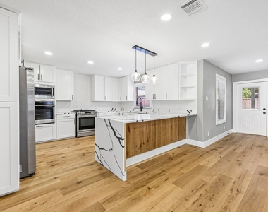 3889 Davila Drive - Photo Thumbnail 11