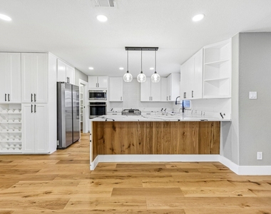 3889 Davila Drive - Photo Thumbnail 12