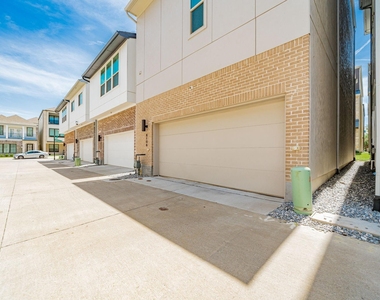 8106 Fallston Court - Photo Thumbnail 38