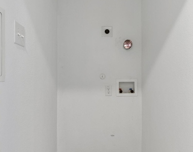 6825 Sunbeam Circle - Photo Thumbnail 8