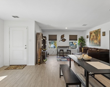 6825 Sunbeam Circle - Photo Thumbnail 4