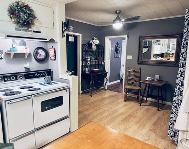 1033 N Johnson Street - Photo Thumbnail 1