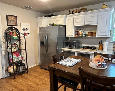 1035 N Johnson Street - Photo Thumbnail 2