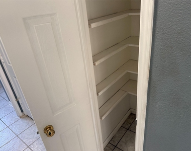 2700 Crystal Falls Drive - Photo Thumbnail 8