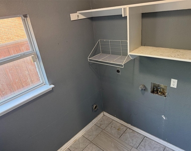 2700 Crystal Falls Drive - Photo Thumbnail 13