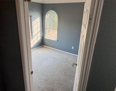 2700 Crystal Falls Drive - Photo Thumbnail 28