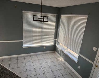 2700 Crystal Falls Drive - Photo Thumbnail 9