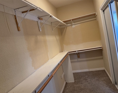 2700 Crystal Falls Drive - Photo Thumbnail 23
