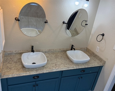 2700 Crystal Falls Drive - Photo Thumbnail 22