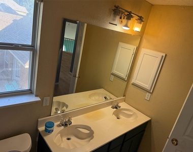 2700 Crystal Falls Drive - Photo Thumbnail 32