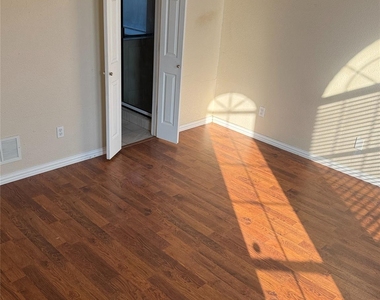 2700 Crystal Falls Drive - Photo Thumbnail 17