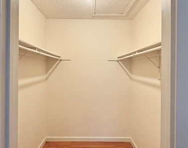 8109 Skillman Street - Photo Thumbnail 12