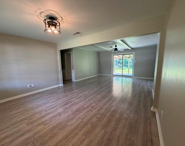 2315 W Park Avenue - Photo Thumbnail 1