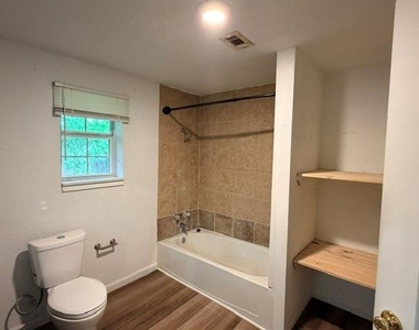 927 W Baker Street - Photo Thumbnail 10