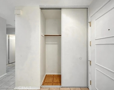 3867 Thorncroft - Photo Thumbnail 9