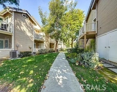 3867 Thorncroft - Photo Thumbnail 21