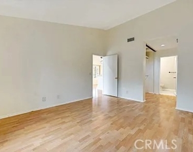 3867 Thorncroft - Photo Thumbnail 13