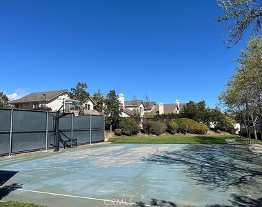 3867 Thorncroft - Photo Thumbnail 23