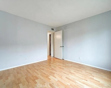 3867 Thorncroft - Photo Thumbnail 5