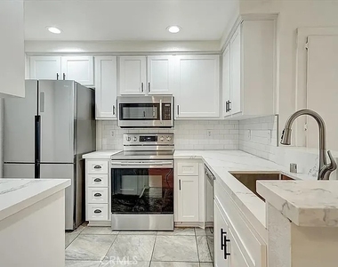 3867 Thorncroft - Photo Thumbnail 2
