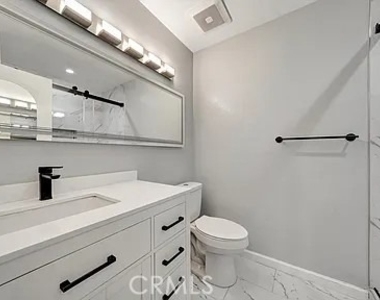 3867 Thorncroft - Photo Thumbnail 16