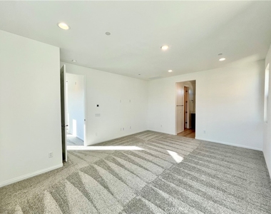 27355 Hyland Court - Photo Thumbnail 13