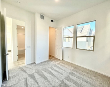 27355 Hyland Court - Photo Thumbnail 10