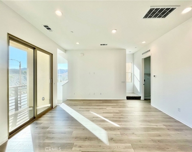 27355 Hyland Court - Photo Thumbnail 7