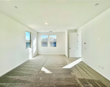 27355 Hyland Court - Photo Thumbnail 14