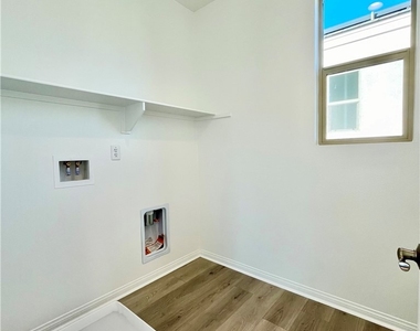 27355 Hyland Court - Photo Thumbnail 12